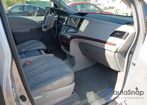 2011 Toyota Sienna Xle V6 z USA, uszkodzony, nr VIN 5TDYK3DCXBS144495